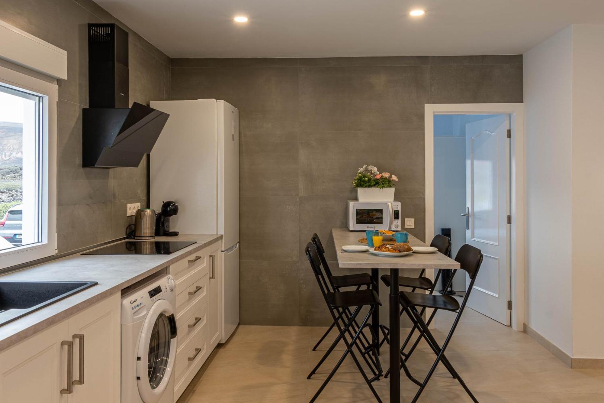 Kiposhi Beach Apartments Punta Mujeres Haría Екстериор снимка